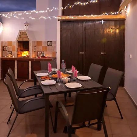 Casa Hannah By Now Ltd וילה