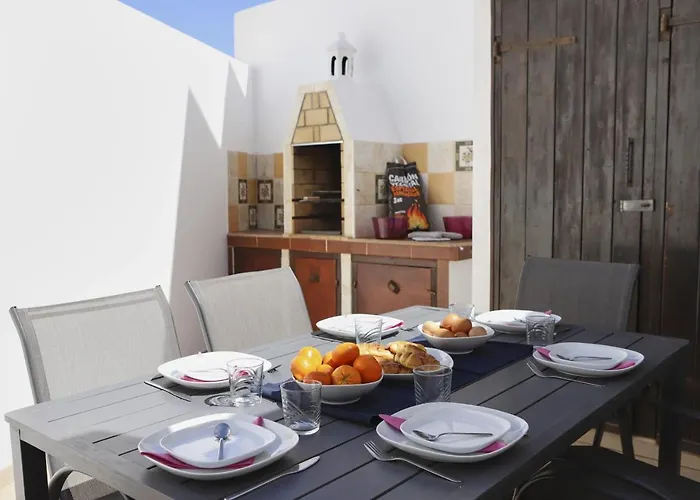 Casa Hannah By Now Ltd * Playa Blanca